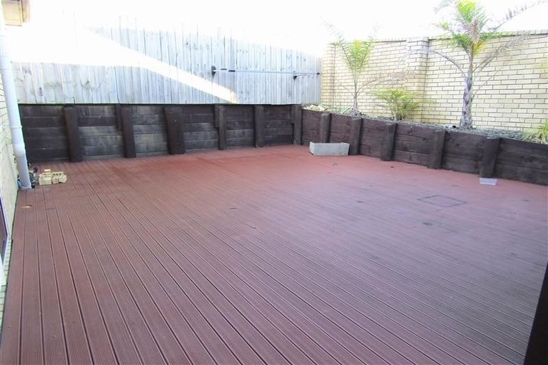 Photo of property in 1 Ballymore Drive, Pinehill, Auckland, 0632