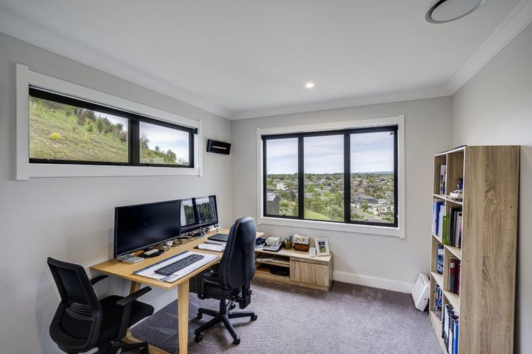 Photo of property in 4 Ridgeway Terrace, Taradale, Napier, 4112