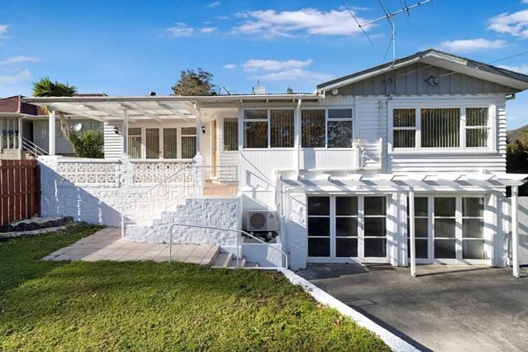 Photo of property in 64 Seabrook Avenue, New Lynn, Auckland, 0600