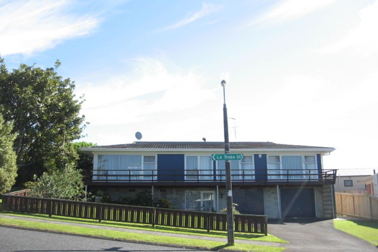 Photo of property in 16 La Trobe Street, Pakuranga Heights, Auckland, 2010