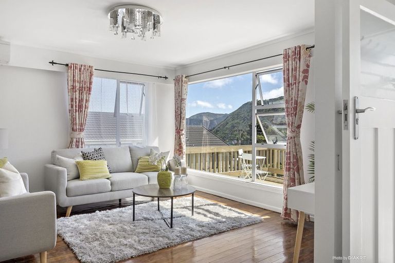 Photo of property in 1/165 Severn Street, Island Bay, Wellington, 6023