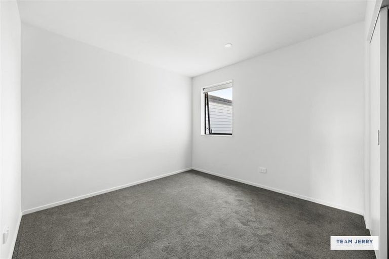 Photo of property in 63 Whare Kauri Road, Papakura, 2110