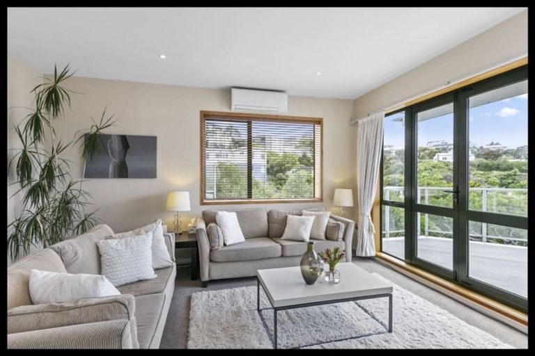 Photo of property in 15a Waru Street, Khandallah, Wellington, 6035