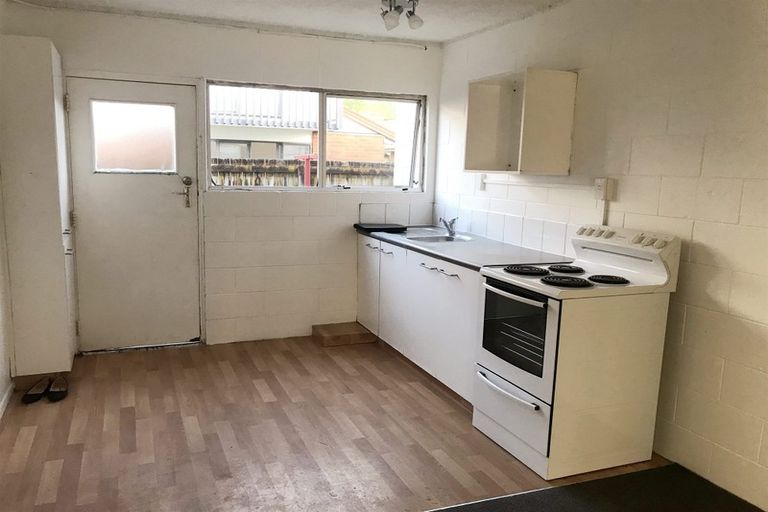 Photo of property in 2/3 Tralee Place, Hillcrest, Hamilton, 3216