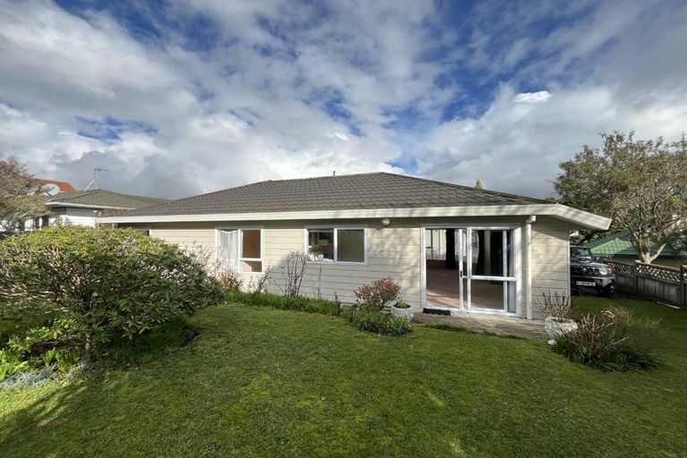 Photo of property in 35b Grays Road, Camborne, Porirua, 5026