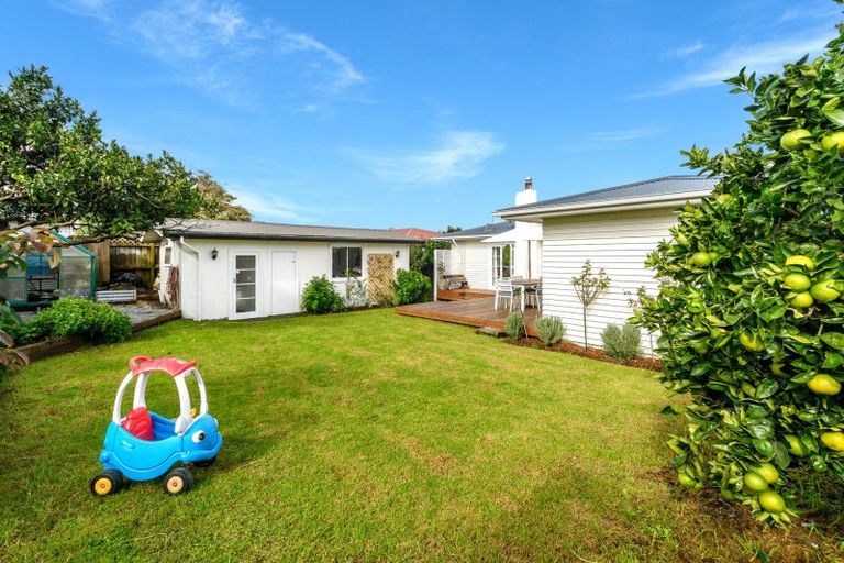 Photo of property in 66 Kingswood Road, Brookfield, Tauranga, 3110