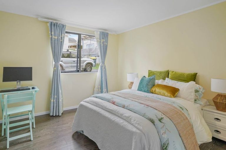 Photo of property in 32 Benchmark Drive, Massey, Auckland, 0614