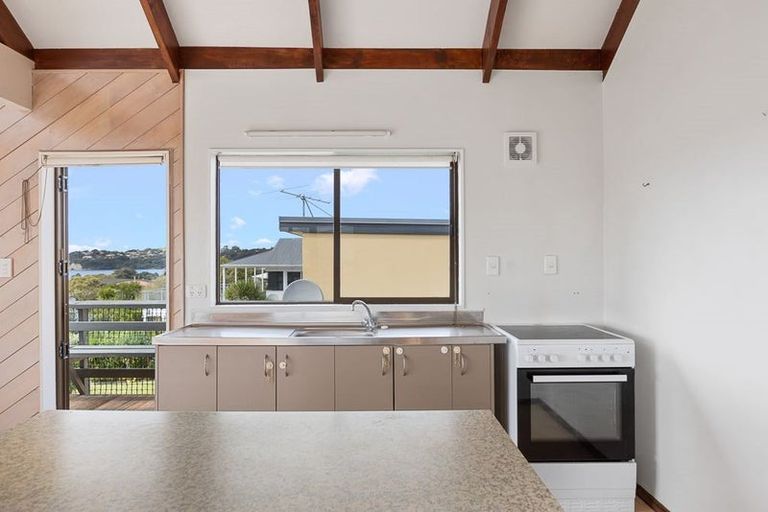 Photo of property in 6 Kotuku Place, Snells Beach, 0920