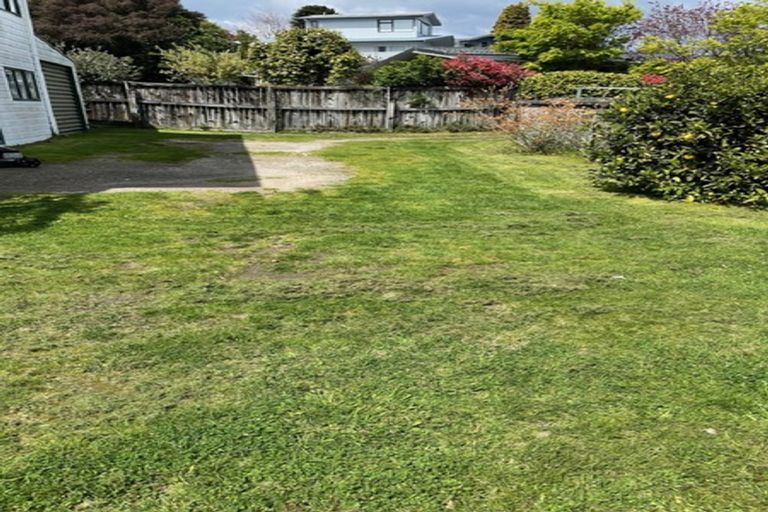 Photo of property in 2/16 Ingle Avenue, Waipahihi, Taupo, 3330