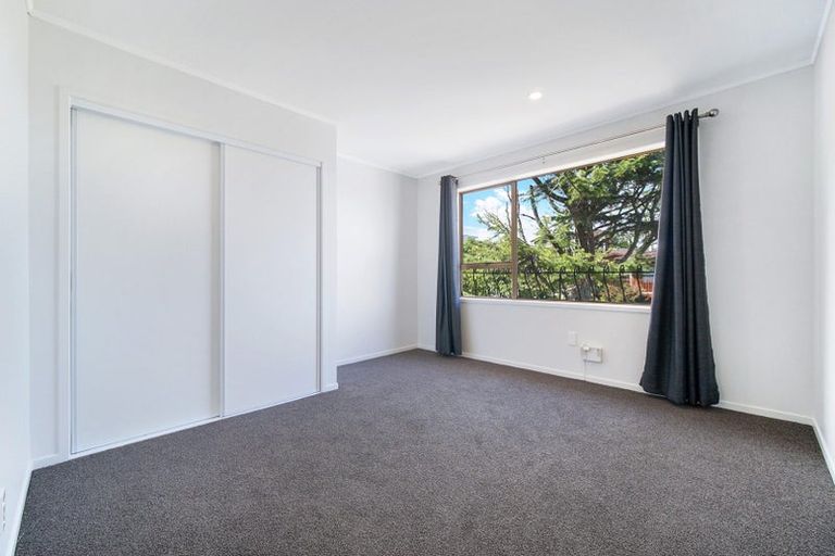 Photo of property in 2 Icarus Place, Half Moon Bay, Auckland, 2012