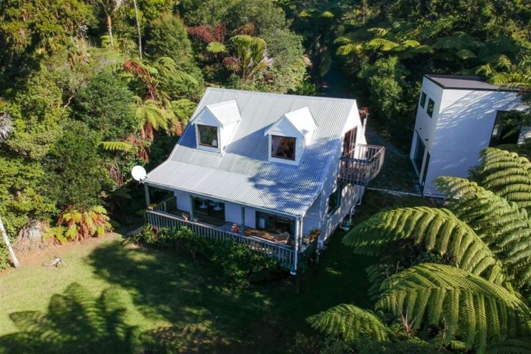 Photo of property in 789a Scenic Drive, Henderson Valley, Auckland, 0612