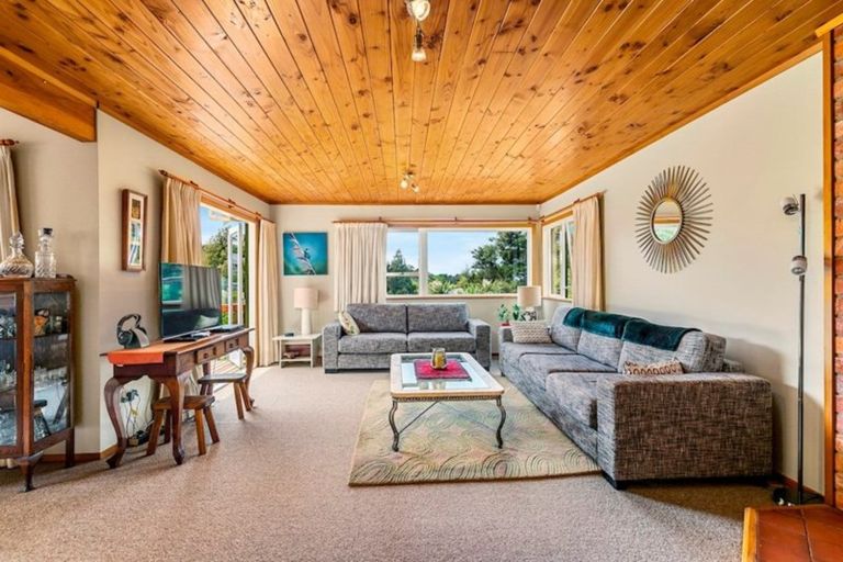 Photo of property in 1/5 Allender Drive, Torbay, Auckland, 0630