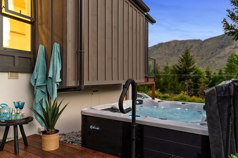 Photo of property in 6 O'callaghan Street, Arthurs Point, Queenstown, 9371