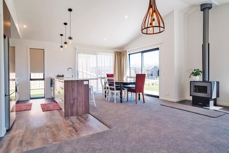 Photo of property in 11 Obelisk Street, Wanaka, 9305