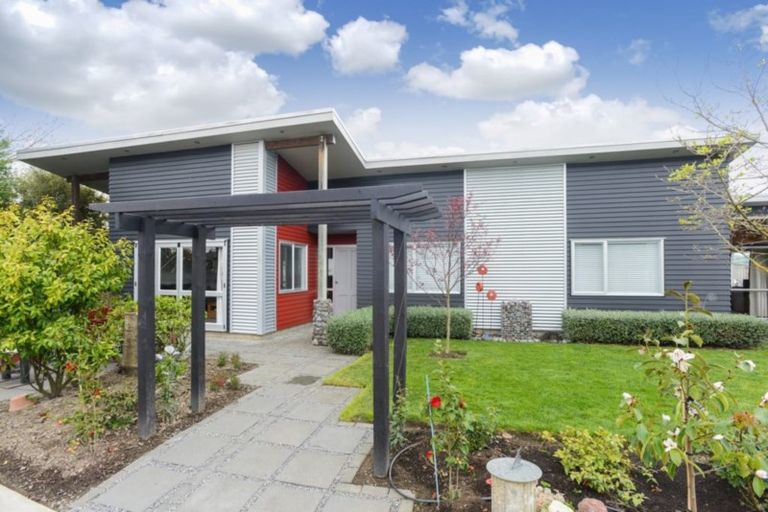 Photo of property in 398 Southland Place, Raureka, Hastings, 4120