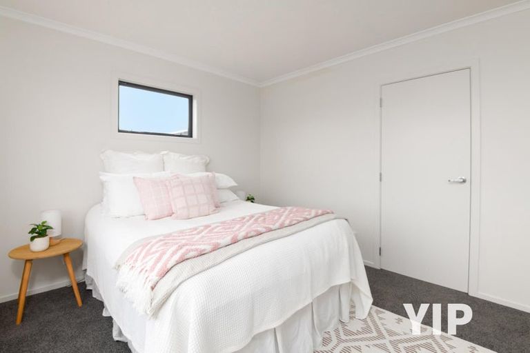 Photo of property in 4 Chapman Street, Newlands, Wellington, 6037