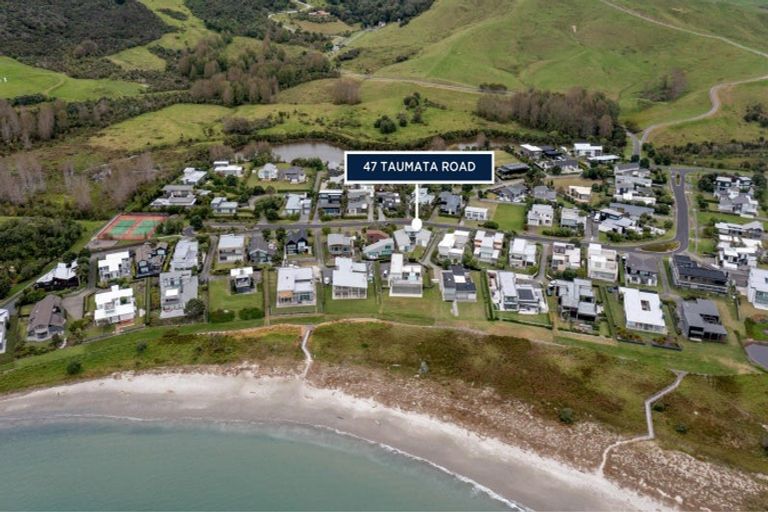 Photo of property in 47 Taumata Road, Omaha, 0986