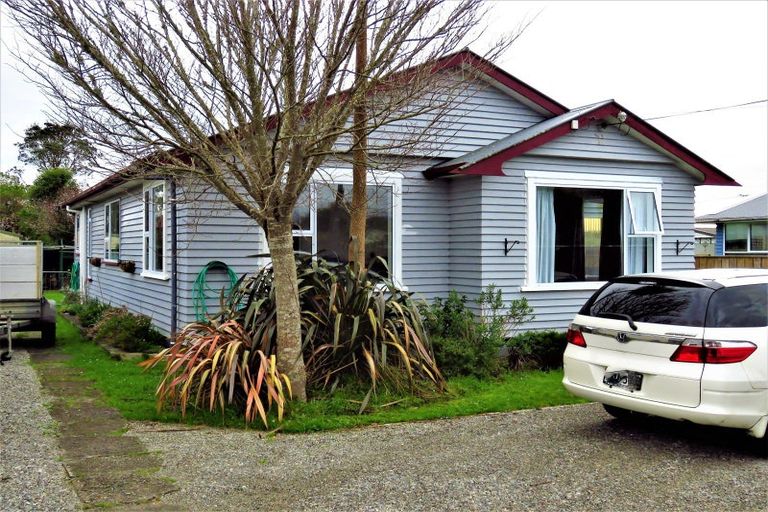 Photo of property in 23 Gladstone Street, Westport, 7825