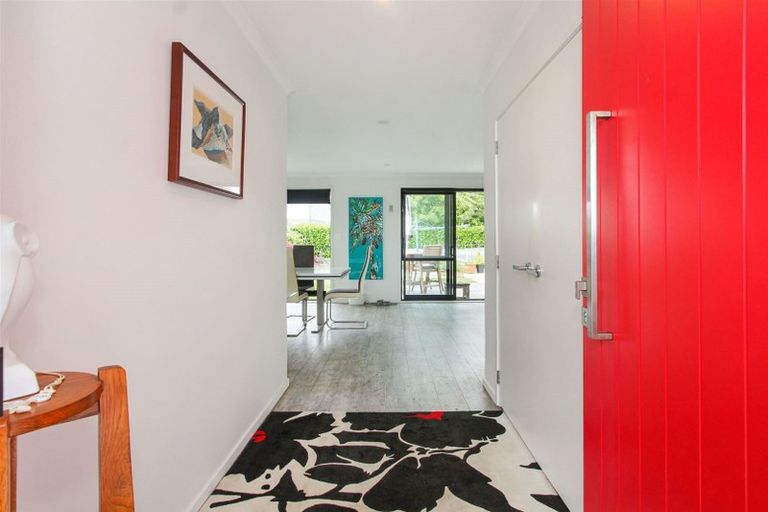 Photo of property in 3 Seaway Road, Clarks Beach, 2122