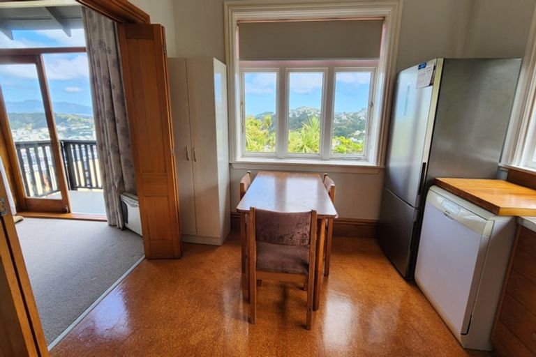 Photo of property in 94 Kelburn Parade, Kelburn, Wellington, 6012