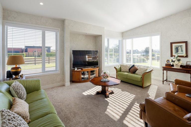 Photo of property in 1 Baxter Michael Crescent, Cambridge, 3434