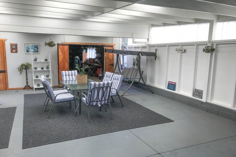 Photo of property in 19 West Crescent, Te Puru, Thames, 3575