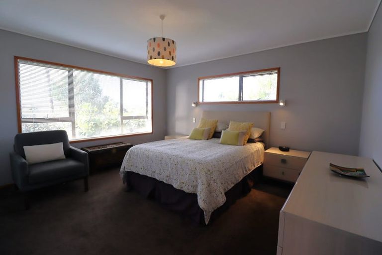 Photo of property in 55 Dignan Street, Point Chevalier, Auckland, 1022