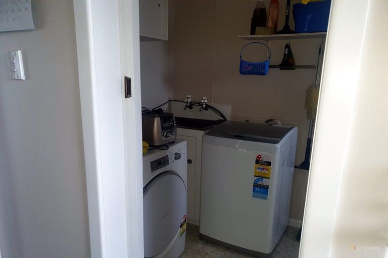 Photo of property in 2/90 Avenue Road, West End, Timaru, 7910