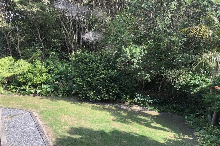 Photo of property in 16 Emlyn Place, Torbay, Auckland, 0630