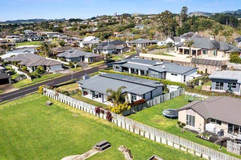 Photo of property in 6 Louise Drive, Ohauiti, Tauranga, 3112