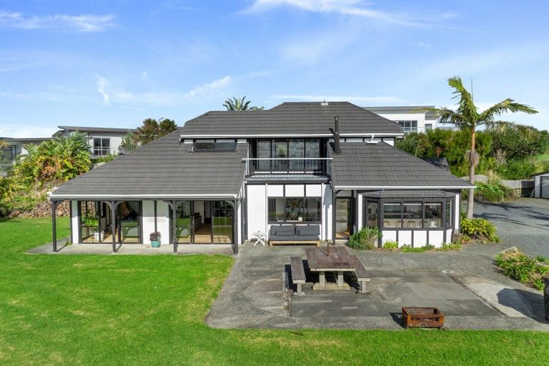 Photo of property in 1052 Cove Road, Langs Beach, Waipu, 0582