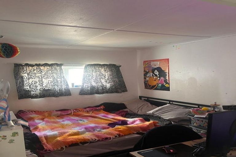 Photo of property in 2/119 Carlisle Road, Northcross, Auckland, 0632