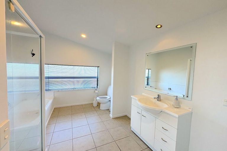 Photo of property in 30b Lyndon Street, Riccarton, Christchurch, 8041