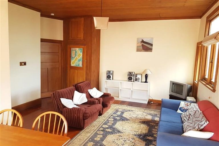 Photo of property in 353 Featherston Street, Palmerston North, 4414