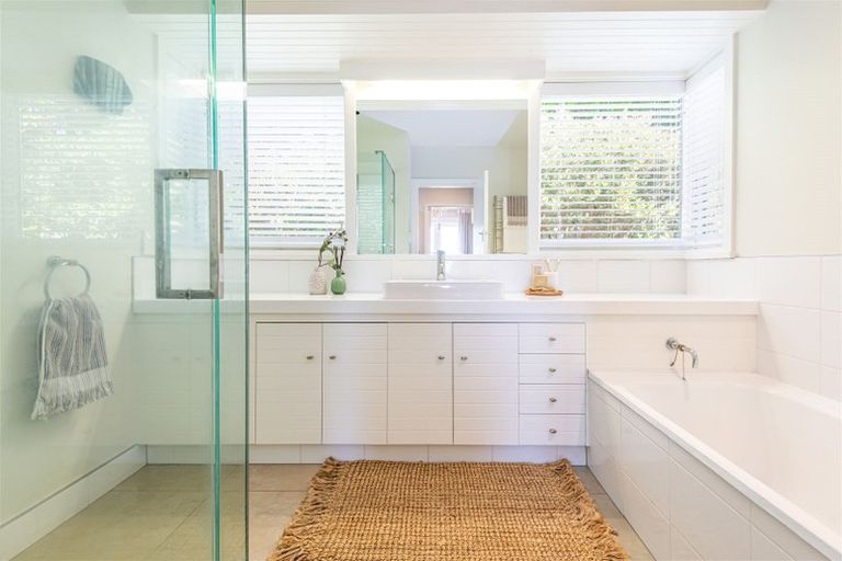 Photo of property in 52 Saint Andrews Hill Road, Mount Pleasant, Christchurch, 8081