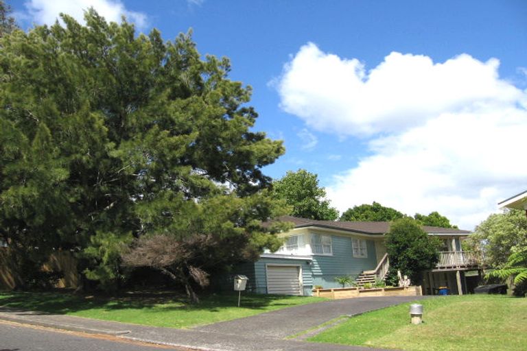 Photo of property in 3 Uppingham Crescent, Hillcrest, Auckland, 0627