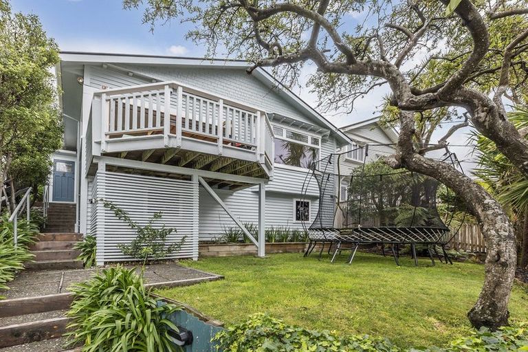 Photo of property in 22 Imperial Terrace, Melrose, Wellington, 6022