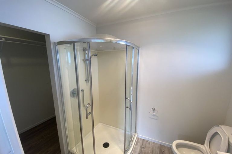 Photo of property in 18 Fairway Avenue, Red Beach, 0932