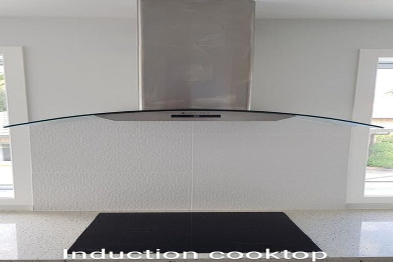 Photo of property in 12b Relko Crescent, Torbay, Auckland, 0630