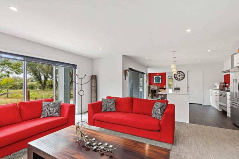 Photo of property in 232 Rimmer Road, Helensville, 0875