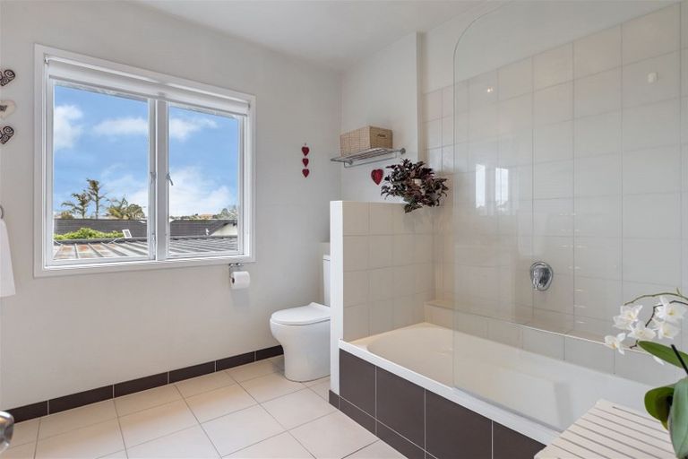 Photo of property in 14 Indus Place, Half Moon Bay, Auckland, 2012