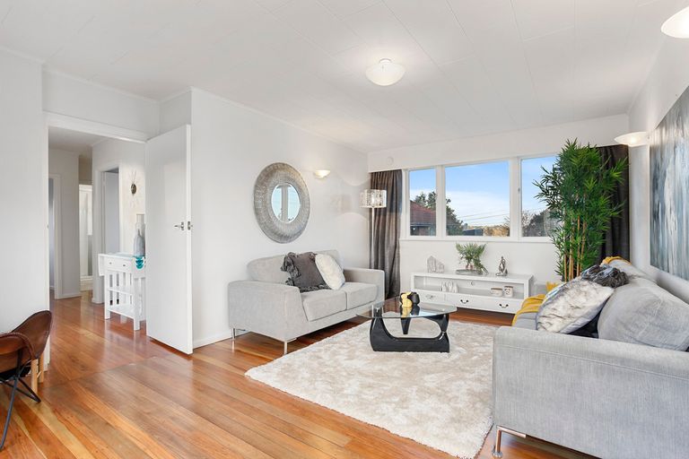 Photo of property in 36 Pine Avenue, Henderson, Auckland, 0612