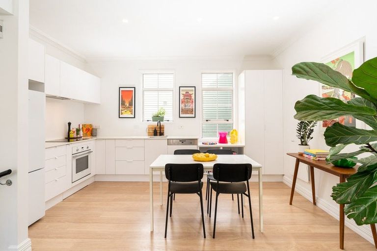 Photo of property in 7 Murphy Street, Thorndon, Wellington, 6011