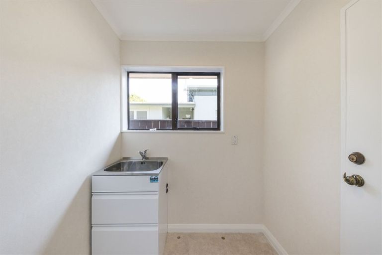 Photo of property in 9 Rolleston Street, Hokowhitu, Palmerston North, 4410