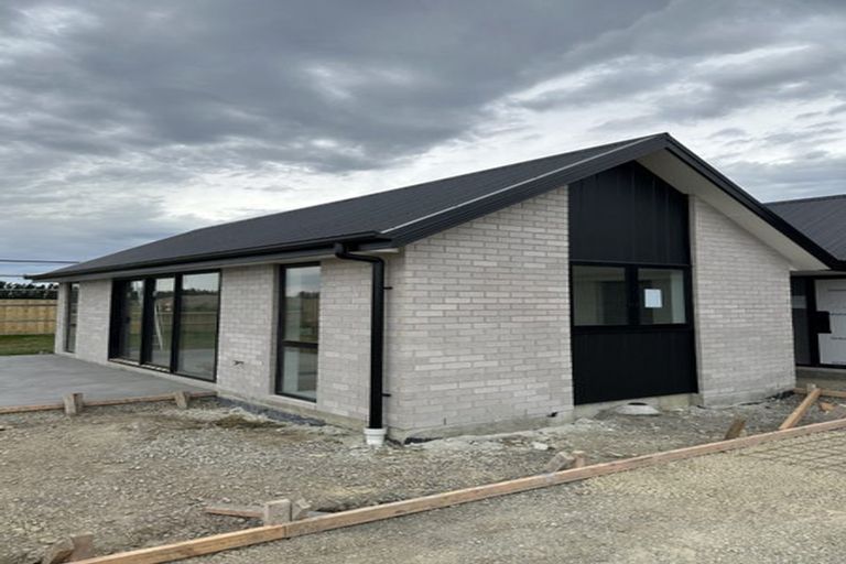 Photo of property in 22 Garden Road, Darfield, 7571