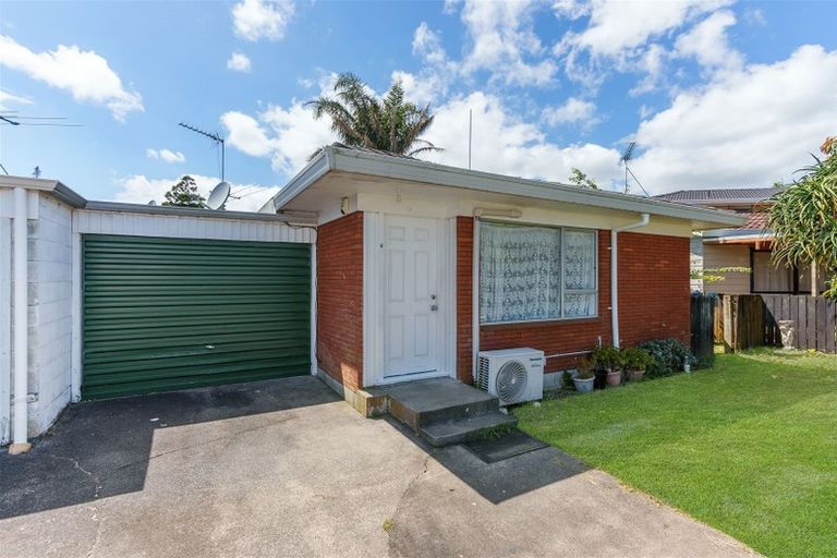 Photo of property in 2/4 Roys Road, Weymouth, Auckland, 2103