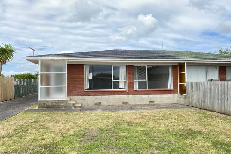 Photo of property in 1/36 Blacklock Avenue, Henderson, Auckland, 0612