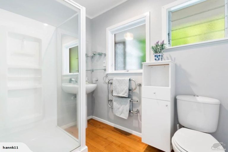 Photo of property in 1/73 Castor Bay Road, Castor Bay, Auckland, 0620