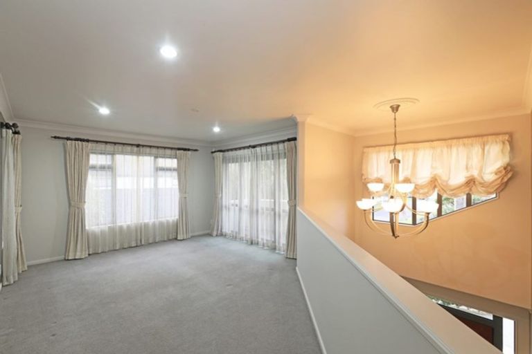 Photo of property in 5 Quedley Court, Eastern Beach, Auckland, 2012