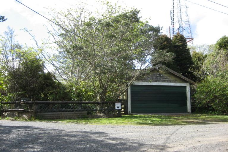 Photo of property in 543 Scenic Drive, Waiatarua, Auckland, 0612